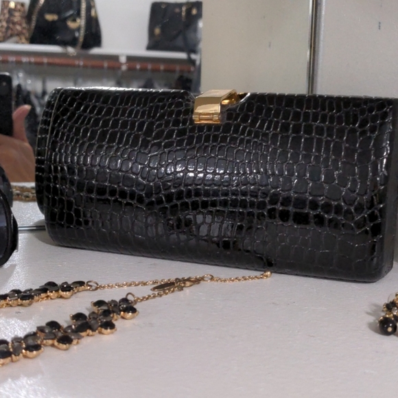 Small Black Crossbody w/brass tone hardware - Picture 3 of 9